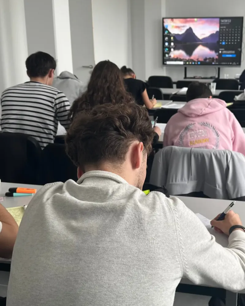 Bachelor Marketing près de Médoc